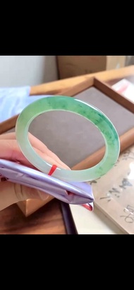 冰種翡翠天然翡翠玉鐲A玉手鐲 玉鈪 • 冰種陽綠飄花翡翠圓鐲
