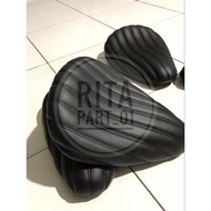 Custom chopper bobber seat