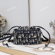 Dior Travel 水桶包