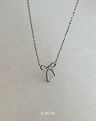 A.piece สร้อยคอ [surgical steel] mini ribbon necklace