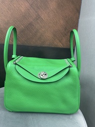 未使用品 Hermes Lindy 26 Bamboo 綠色銀扣上膊袋🤩