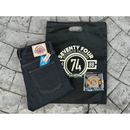 74 DENIM 20Oz Model IRON 20Oz Limited Has A Slim Fit And Straight Tie.