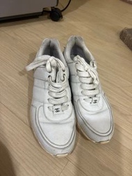 Chanel 白色運動鞋