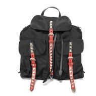 กระเป๋าเป้สะพายหลังไนลอนประดับหมุดรุ่นใหม่จาก PRADA รุ่น Vera 1BZ811