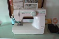 縫紉機/TOYOTA 縫紉機/電動縫紉機（最新照片）（郵局包裹寄出含運費）