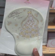 日本限定美少女戰士sailor moon公主滑鼠墊。唱K小魚仙珍珠美人魚百變小櫻小魔女doremi變身棒光之美少女露娜毛公仔景品擺設。公主美少女戰士 天王遙海王星美智流土萌瑩豆丁多月野兔Sailor 