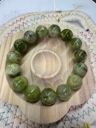 天然水晶岫玉青提奶蓋手串 14mm 。Serpentine jade