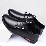 One shoes รองเท้า คัชชูหนัง ผู้ชาย แบบ ผูกเชือก ไซส์ 39-44 รองเท้าหนังผูกเชือก เป็นหนังเทียม นิ่ม สีดำ