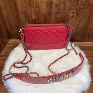 Chanel Gabrielle 紅色菱格紋鏈條包