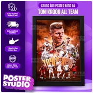TONI KROOS ALL TEAM poster photo frame includes 2 sizes for A5 tabletop (18cm x 24cm), A4 wall hangi