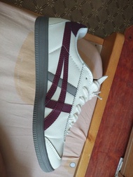 onitsuka tiger 米酒紅