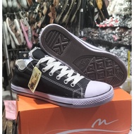 Black and white allstar shoes made of camvas material, multi-purpose shoes