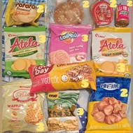 台灣鳳梨酥, 越南食品wafflecrackers, 大片麻醬素毛肚, 山嵖餅, 湛江 雞仔餅, candy糖, 蟹黃味蚕豆等等，熊本cookie, Oreo 曲奇餅, 鵪鶉蛋, 價錢在圖内