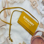 💕9月特價款💕全新閒置品 BURBERRY 經典LOGO皮革WOC手拿/斜背包