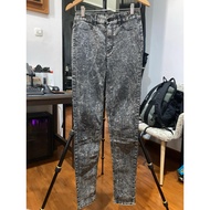 Jeans Leggings HnM FallingWanita Size 29