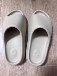 Yeezy 拖鞋