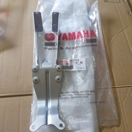 Bracket Dudukan Spakbor Belakang Yamaha R15 Old V1 V2 2PK-F1640-00