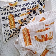 全新未使用 CELINE 金環鏈條凱旋門 手巾方巾手帕 綁包帶圍巾絲巾