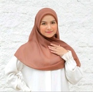 Hijab Segi 4 Bella Square // Seragam Sekolah Smp Sma Warna Hitam Putih Biru Coklat Pramuka