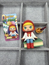 ⭐️💢 現貨 絕版 -實物如圖 💢⭐️ Popmart 泡泡瑪特 pop mart  Molly  的一天 one day of Molly - Reading time 很久很久以前