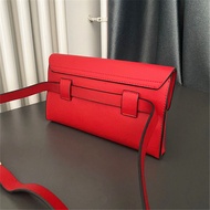 It's a package! Estee Lauder red rivet purse crossbody bag Xingyue cosmetic bag clutch bag