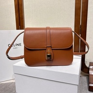 Female Bag TABOU Brand New Retro Messenger Bag~New Season Personal Feeling Most Charming Bag Type Im