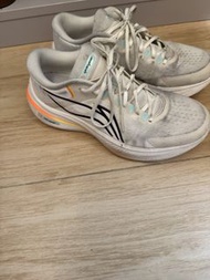 李寧跑鞋