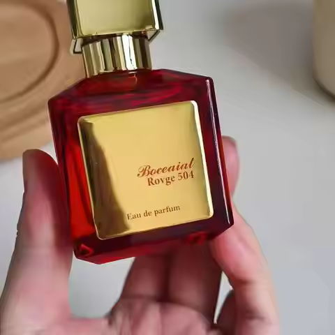 Baccarat 540 essence perfume is a rich and charming oriental flower fragrance. Amber, cedar, and mus