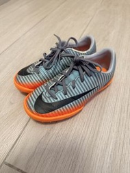 Nike 兒童足球鞋 (EUR28, 內長17cm)