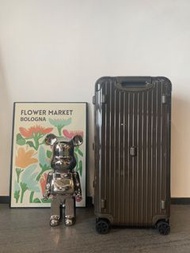 rimowa essential trunk plus size 33