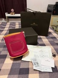 Delvaux Pin Mini Bucket 覆盆莓色