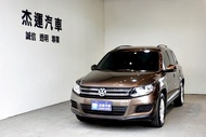 15年式 TIGUAN 倒車顯影 電子手煞車 循跡防滑 衛星導航 電折後視鏡 後座傾角/前後調整 後座出風口 車頂行李架 德系休旅