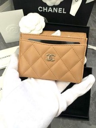 Chanel 全新經典款卡包 卡套 魚子醬皮/羊皮配淡金扣classic flap card holder card wallet in beige 23K (2023/10月購入）