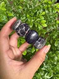 多寶暗黑色系大蕾絲珊瑚玉手排