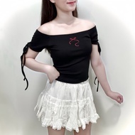 Dream Clothes💟เสื้อยืดแฟชั่นสตรีเปิดไหล่🎉 พิมพ์ลายโบว์  เสื้อยืดสุดเซ็กซี่   ทรงพอดีตัว