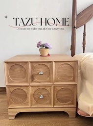 法式復古Vintage輕奢簡約風多功能實用床頭櫃 邊櫃 矮櫃，純實木打造，木紋清晰細膩，特大櫃筒設計 收納物品更輕鬆，方便 有清新原木色同高貴黑色選擇 54x45x47cm