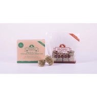 Momi Timothy Cake / Alfalfa Cake 1lb