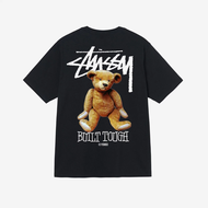 อย่างเป็นทางการ Stussy สร้างเสื้อยืดเหนียวสำหรับผู้ชายและผู้หญิง