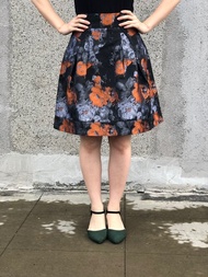 大橘花黑短裙