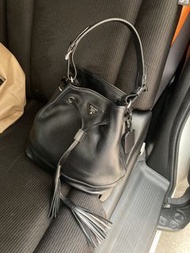 Prada City Sport黑色水桶包