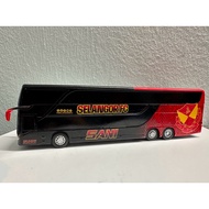 1:32 Custom Bus Malaysia Football Team Diecast Alloy Model