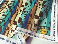 復古 Fendi 字母緹花織紋絲巾  平面設計 23 x 22.5 英吋