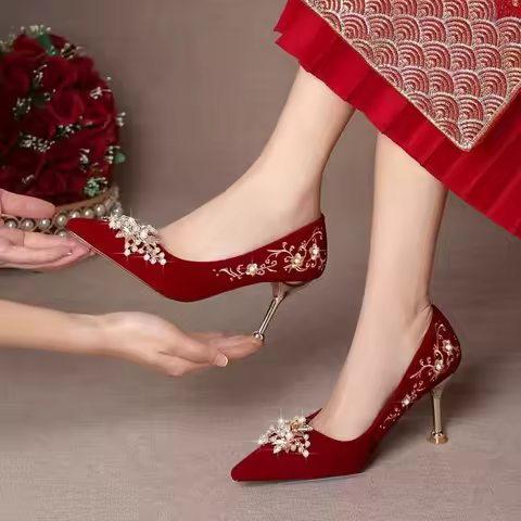 Chinese-style wedding shoes for brides, 2026 new Xiuhe wedding dress shoes, convertible, red high he