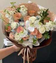 卡布奇諾玫瑰花束