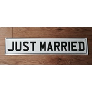 JUST MARRIED STICK ON NUMBER PLATE SIGN WEDDING CAR DECORATION