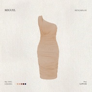 PETCHPLOY - Miguel Dress เดรสปาดไหล่ ผ้าตาข่ายซ้อน 2ชั้น จับจีบย่น สามารถใส่ได้2แบบ แบบปาดไหล่หรือเก