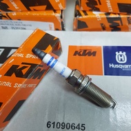 หัวเทียนแท้KTM สำหรับ KTM DUKE RC 200 250 390 ใส่ได้ทุกปี (bosch)