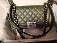 Boy Chanel 25 罕有軍綠色