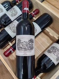 古典收藏 免費上門 收：白酒/紅酒/白蘭地/威士忌/香檳 茅台五糧液 拉菲 木桐 玛歌 拉图 帕图斯 罗曼尼 康帝 勃艮第 作品一号 龙船 靓次伯 活灵魂 柏菲 宝嘉龙 奧比昂 軒尼詩 李察 杯莫停 