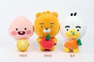 Kakao Little Friends 抱水果公仔 Ryan apeach tube